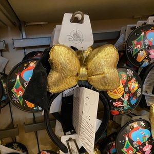 Disney Minnie Mouse holiday Light-Up Ear Headband BNWT